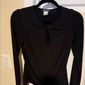 VENUS Black Long-Sleeve Twist Front Keyhole top